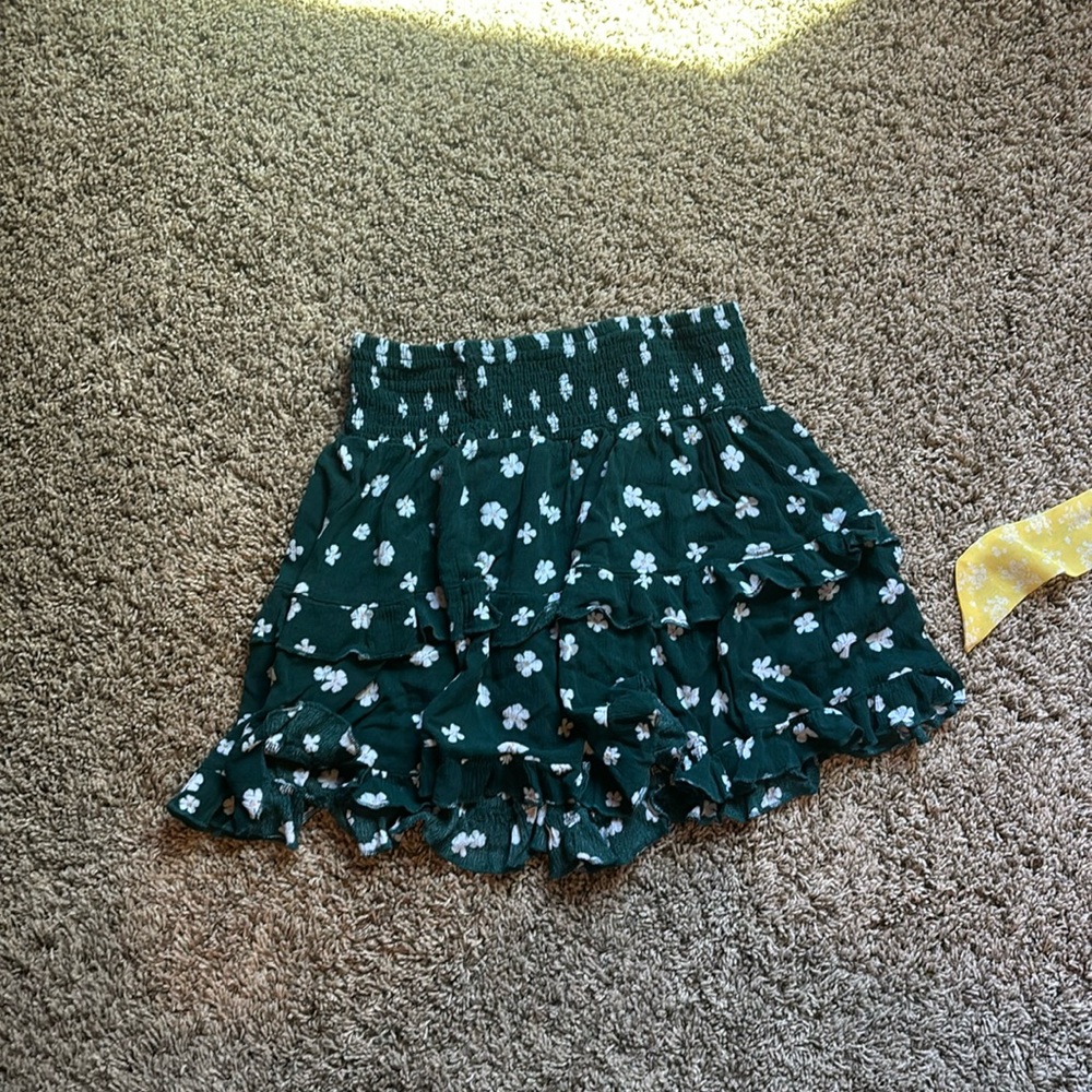 L.A. Hearts Green floral skirt Small